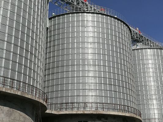 Systèmes de stockage de grains en énergie et en acier dotés de caractéristiques et de matériaux de sécurité résistants au feu
